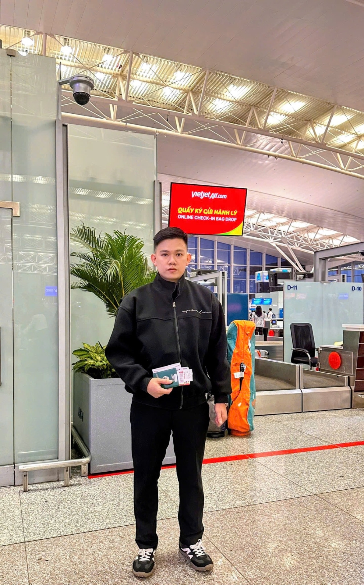 Không khí rộn ràng tại sân bay quốc tế