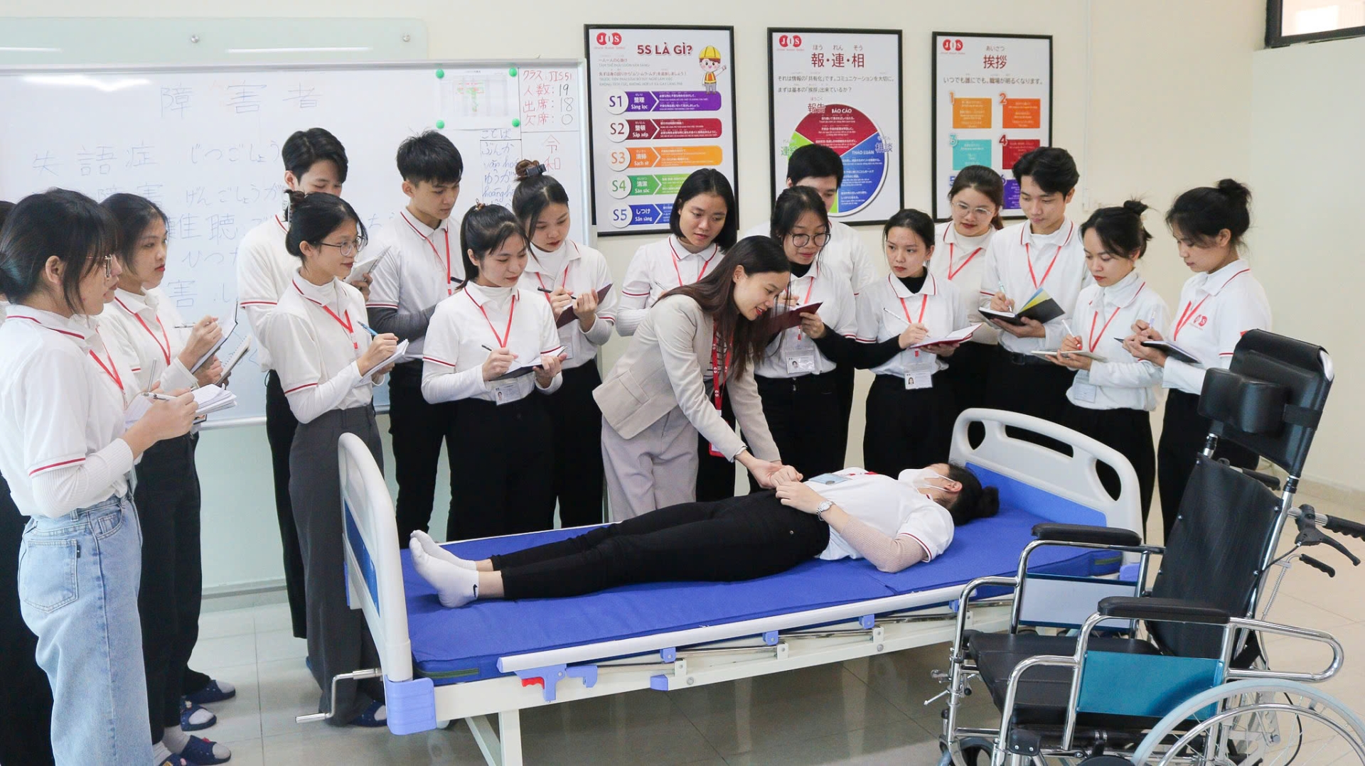 THỰC TẬP SINH ĐIỀU DƯỠNG VIỆN J